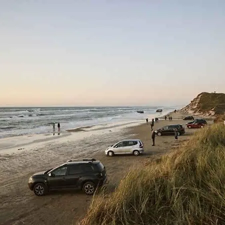 度假居 Unique Location On A Large Sunny Natural Plot *