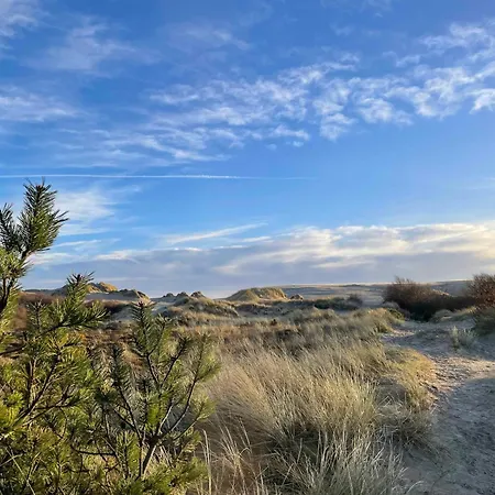 Unique Location On A Large Sunny Natural Plot 度假居 Ålbæk